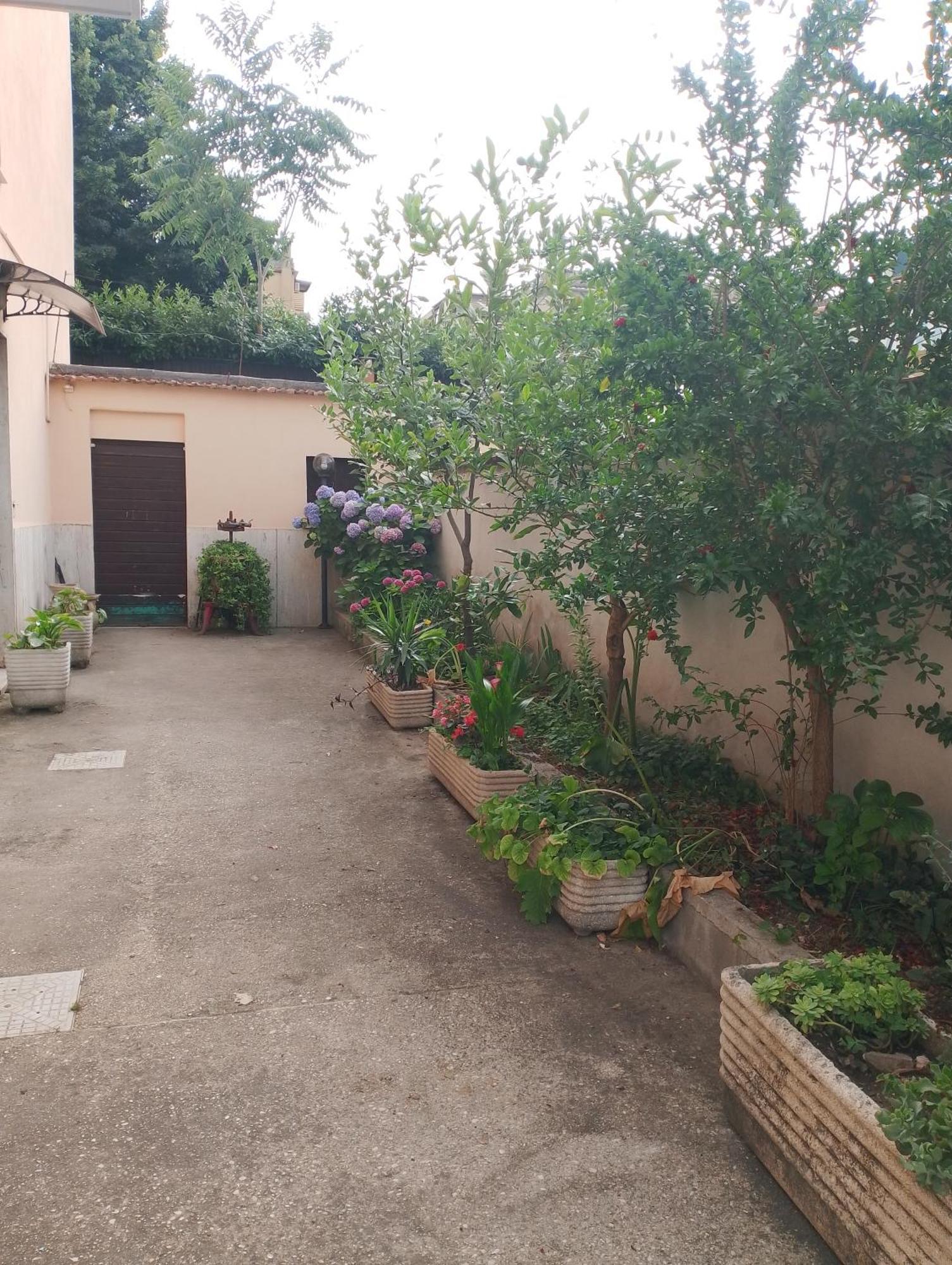 L' Ortensia Rome Luaran gambar